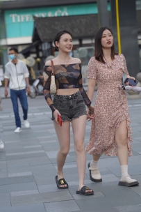 【精选街拍】Vol.3612 一字肩牛仔短裤 [94P2V-1.40GB]